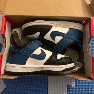 Preschool toddler size 6C, Nike Dunk Low
